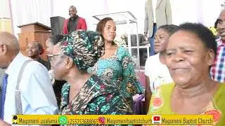 WAZEE WA KANISA WASHINDWA KUJIZUIA KUCHEZA SANA WAKATI MUIMBAJI CHIDUMULE AKIHUDUMU HAPA KANISANI