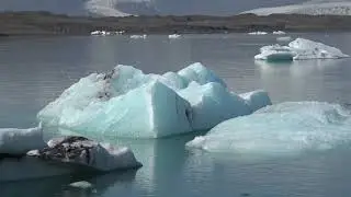 BLACK AND WHITE ICELAND