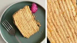 пряный медовик со сметанно-тыквенным кремом / spicy honey cake with sour cream and pumpkin cream