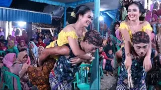 KUCING MESUM  DAPAT EMPUK EMPUK JERUUUUUU