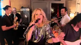 Young Hearts Run Free | Candi Staton Cover LIVE