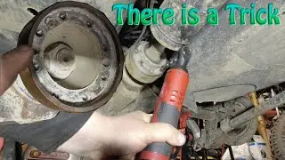 How to Remove Jeep JKU Driveshaft from D44 Pinion Flange DIY