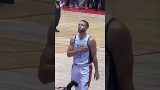 Stephen Curry going through his pre game routine