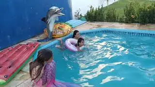 corrida de sereia vs humana na #piscina