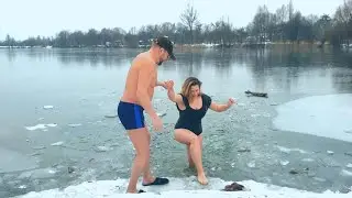 Купание в ледяной воде 12.01.2022 Закаливание, моржевание. Как правильно купаться и закаливаться?