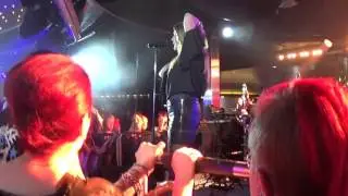 Eini - Huone 105 (live)