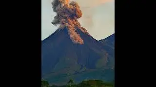 Pyroclastic Flow! (Santiaguito Volcano, Guatemala Sep 17, 2024)
