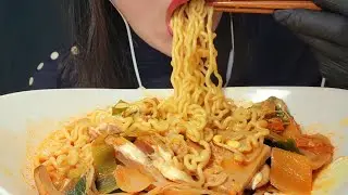 asmr 매운 부대찌개 먹방 ( 라면사리 치즈 햄 소시지 듬뿍 ) MUKBANG Spicy Sausage Stew Ramen Budae Jjigae