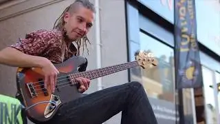 Red Hot Chilli Peppers - Dont Forget Me  - Dr Funk Slap Bass Cover  🎸 Busking in Newquay