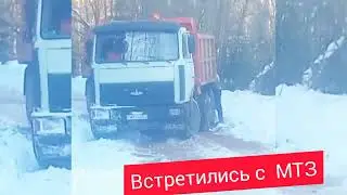 В бой пришёл МАЗ 5551 и МАЗ 5516 в карьер. Чуть не встретился с МТЗ 82, загнал меня в кувет ( поворо