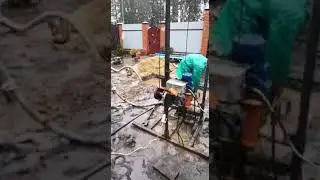 Бурение скважины в Марий Эл во время сннгопада