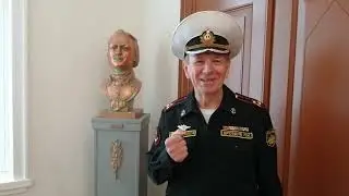 П. И. Дроздов рассказывает о бюсте Петра I в Центре туризма и творческих индустрий Пскова