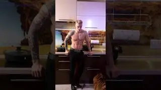 Как вам такая домашняя кошка?🐱😏