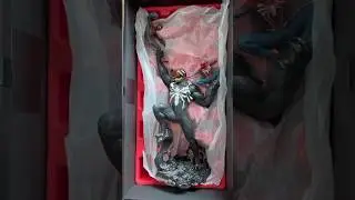 TONY TODD UNBOXES 19 INCHES OF VENOM FOR MARVEL’S SPIDER-MAN 2!!!