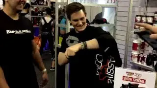 Arnold Australia Shirt Swap! | Tiger Fitness