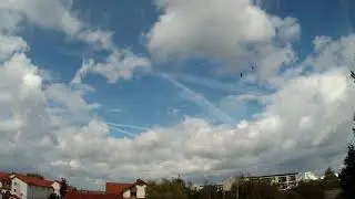 Timelapse obłoków do zachodu słońca
