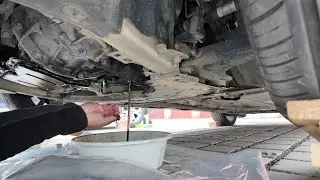 Renault Laguna Coupé - výměna oleje v motoru a převodovce, oil change