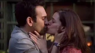 [YOUTUBE DA TEK] Özge Özpirinçci-Buğra Gülsoy Ateşli Öpüşme/Sevişme Sahnesi