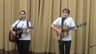 «Лунная песня» (Р. Чебыкин). Исполняют Ксения Шабаева, Юлия Кошкина.