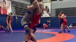Тренировки на ковре/ Две руки снизу 👍