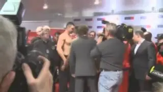 Vitali Klitschko vs Dereck Chisora. Slaps for Klitschko - Ohrfeige für Klitschko