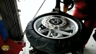 Susahnya ganti ban Nmax