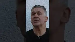 BANANA VOLI DA SE KUPA, DNEVNO POPIJE 30 LITARA VODE