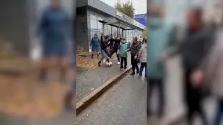 В Волгограде на остановке избили мужчину из-за замечания