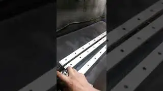 Флокирование направляющих для станка.