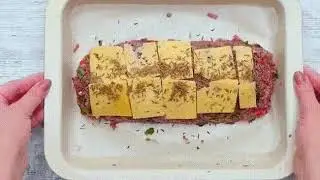 Рулет из фарша с овощами