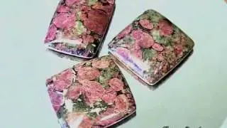 Эвдиалит прямоугольной формы