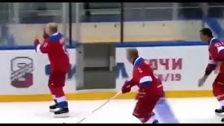 ПУТИН УПАЛ НА ХОККЕЕ