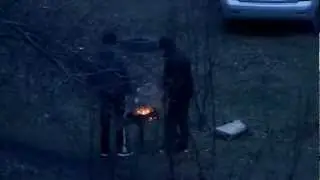 ссыт....г.Ревда. во дворе жилого дома разожгли мангал