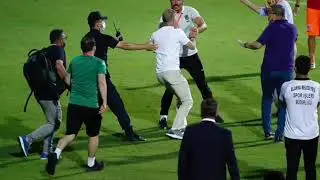 Trabzonspor başkanı Ahmet ağaoğlu sahaya girince olanlar oldu