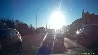 Стекла бликуют