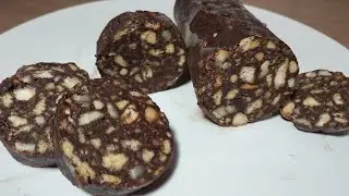 Сладкая колбаска из печенья со сгущенкой