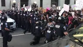 Black Police Officers at DC protest take a knee - Protests Washington