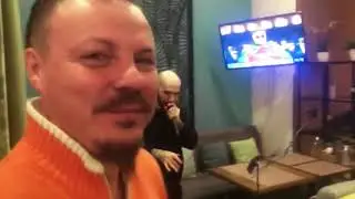 Сергей Симонов и Ондатра танцуют под любимую песню