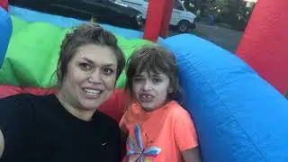 Jumpy House Deflate and Escape!