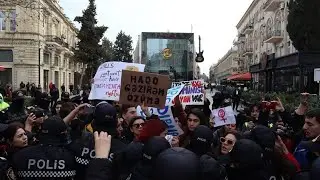 Bakıda etiraz. Qadınların "8 Marş - Yaşamaq istəyirik!" aksiyası