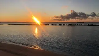 Sunrise at the beach, relaxing and calming sound of waves ASMR 4K