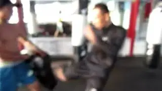 Tendangan Low & Middle Kick VS Box Pad  @jogaul007#shorts #kickboxing #muaythai #boxing
