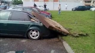 Бетонная плита взлетела и приземлилась на audi / off plate