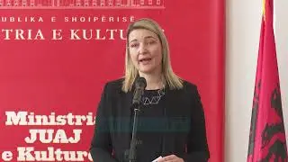 Pasurohet fototeka 