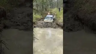 OLD FORD Ranger or NISSAN Navara - Extreme 4x4 Off-Road Battle