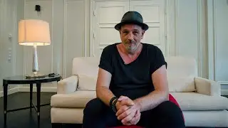 AUF DEM ROTEN STUHL | Torsten Sträter 