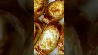 Вкусные лодочки с творогом и сыром к чаю. Полный рецепт на канале ❤️ #выпечка #лодочки #створогом