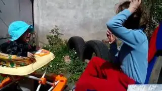Играю с братиком