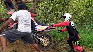 Hanya sultan yang bisa lolos tanjakan ini // Pendembuto Trail Adventure
