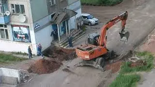 Работы во дворе 10